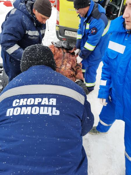 Спасатели госпитализировали татарстанца, у которого случился инсульт на льду