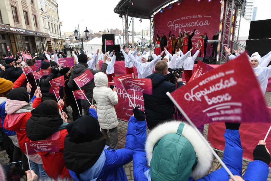 Казанцы отметили годовщину присоединения Крыма с Россией праздничным концертом