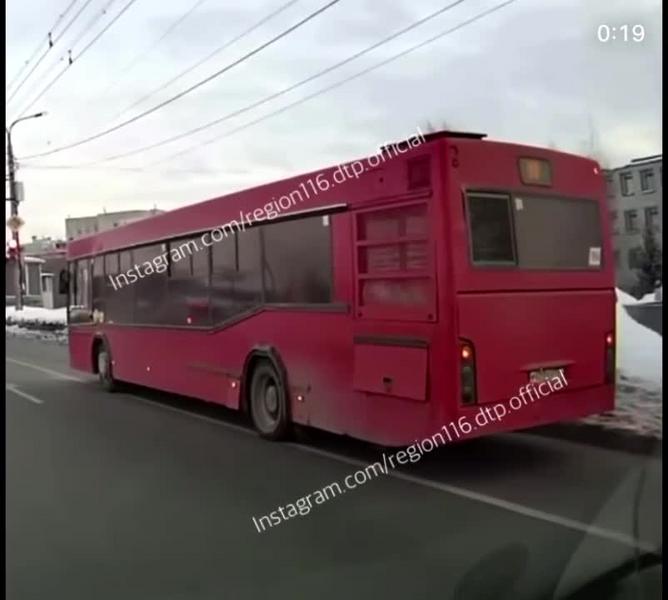 В Казани автобус два раза за несколько минут проехал на «красный»