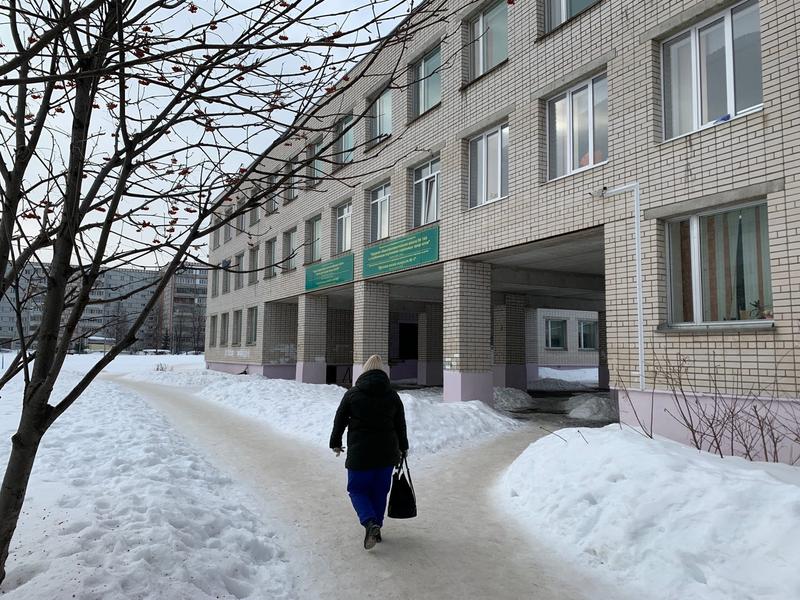 «Нельзя забывать, что мы потеряли столько людей»: Кто расхолаживает вопрос безопасности детей и педагогов в казанских школах?