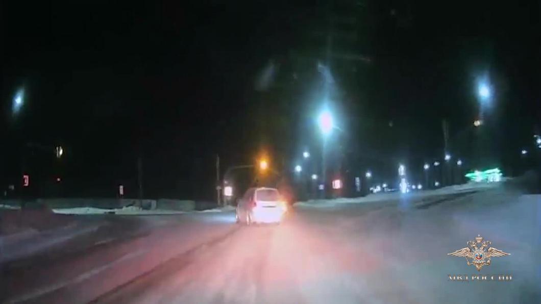 В Татарстане полицейский выстрелил в колеса автомобиля, чтобы задержать пьяного водителя