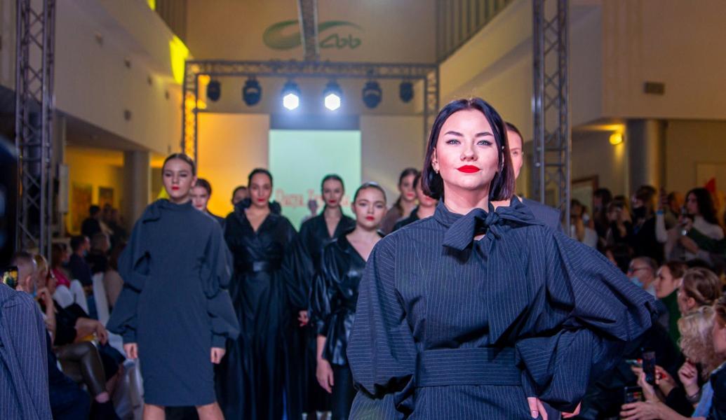 Испытано на себе: как работают модели на Volga Fashion Week