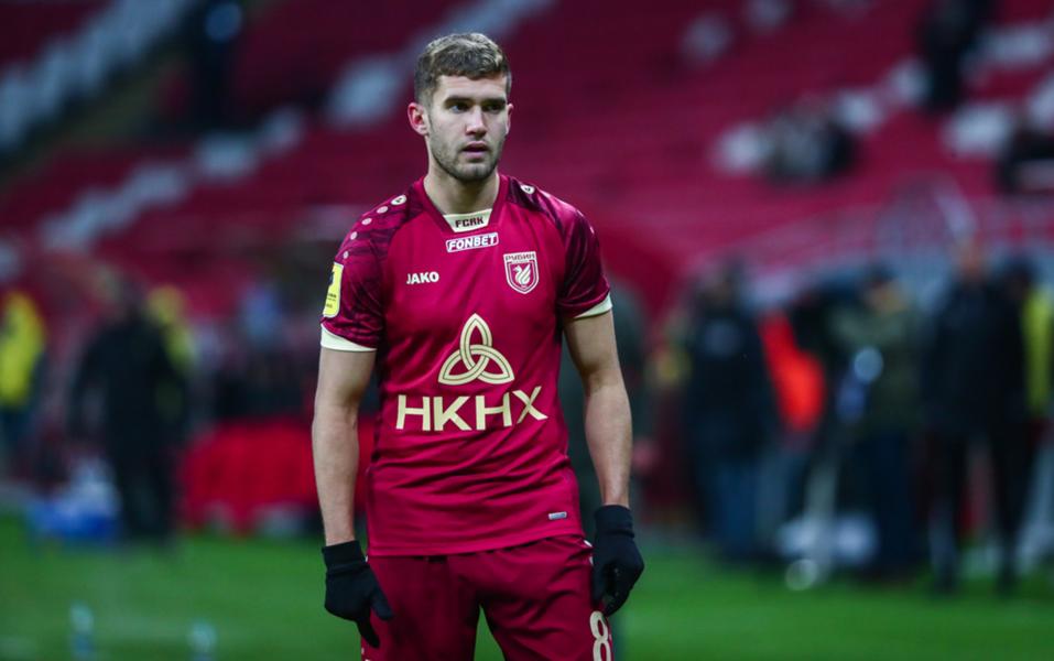 «Рубин» проиграл «Ростову», играя вдесятером. Леонид Слуцкий снова в бешенстве из-за судейства «Рубин» проиграл «Ростову», играя вдесятером. Леонид Слуцкий снова в бешенстве из-за судейства