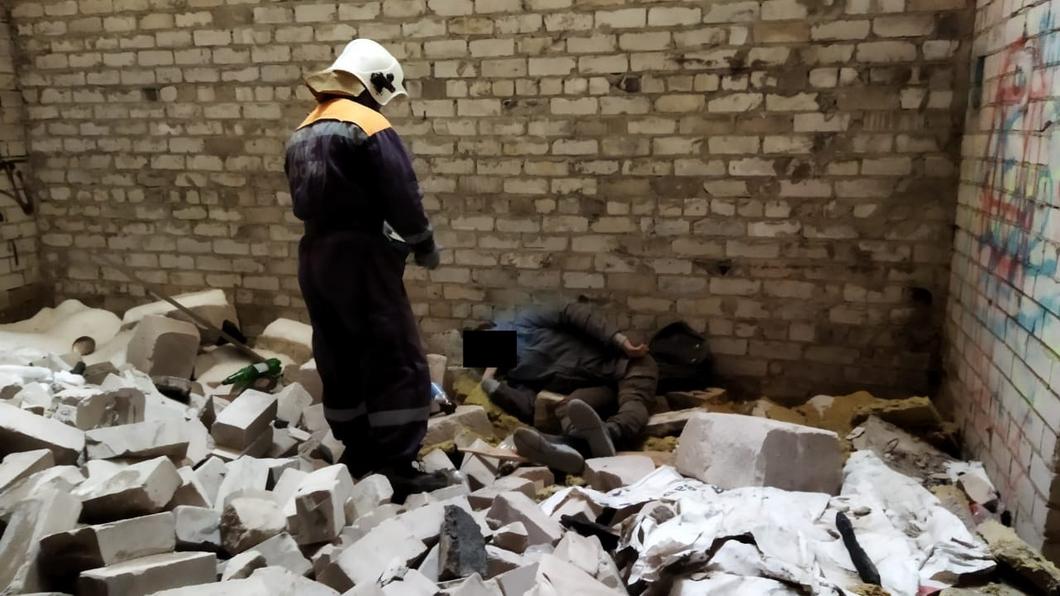 В Челнах школьник переломал кости, упав с десятиметровой высоты