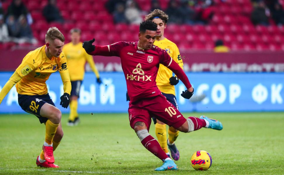 «Рубин» проиграл «Ростову», играя вдесятером. Леонид Слуцкий снова в бешенстве из-за судейства «Рубин» проиграл «Ростову», играя вдесятером. Леонид Слуцкий снова в бешенстве из-за судейства