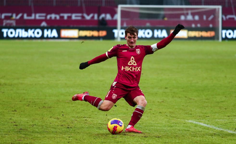 «Рубин» проиграл «Ростову», играя вдесятером. Леонид Слуцкий снова в бешенстве из-за судейства «Рубин» проиграл «Ростову», играя вдесятером. Леонид Слуцкий снова в бешенстве из-за судейства