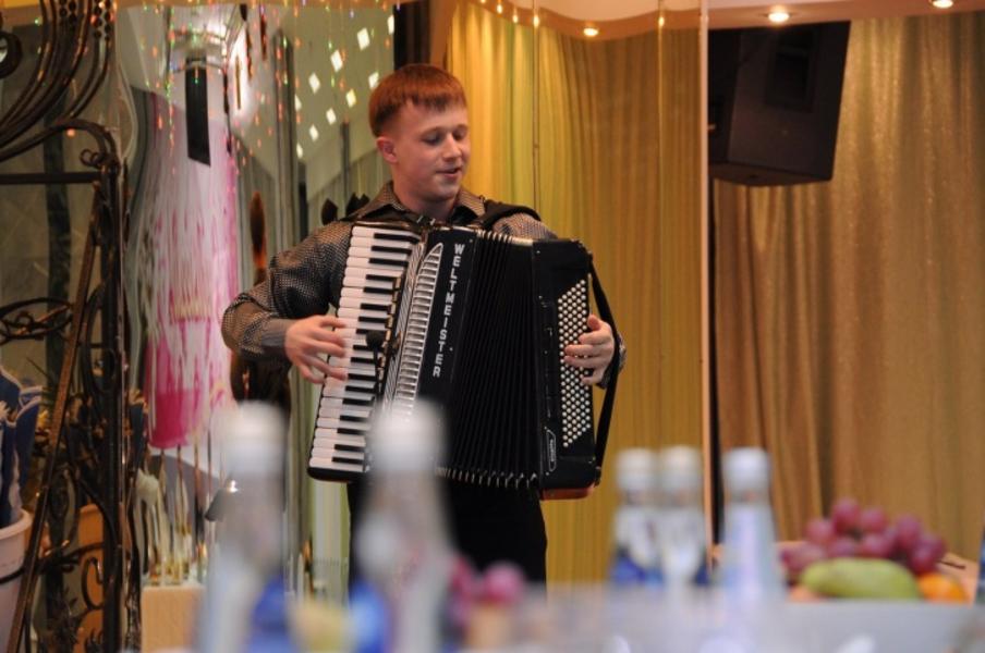 Джазовая обработка песен Бузовой и кружки для взрослого населения: рассказываем о новом начальнике управления культуры в Альметьевске