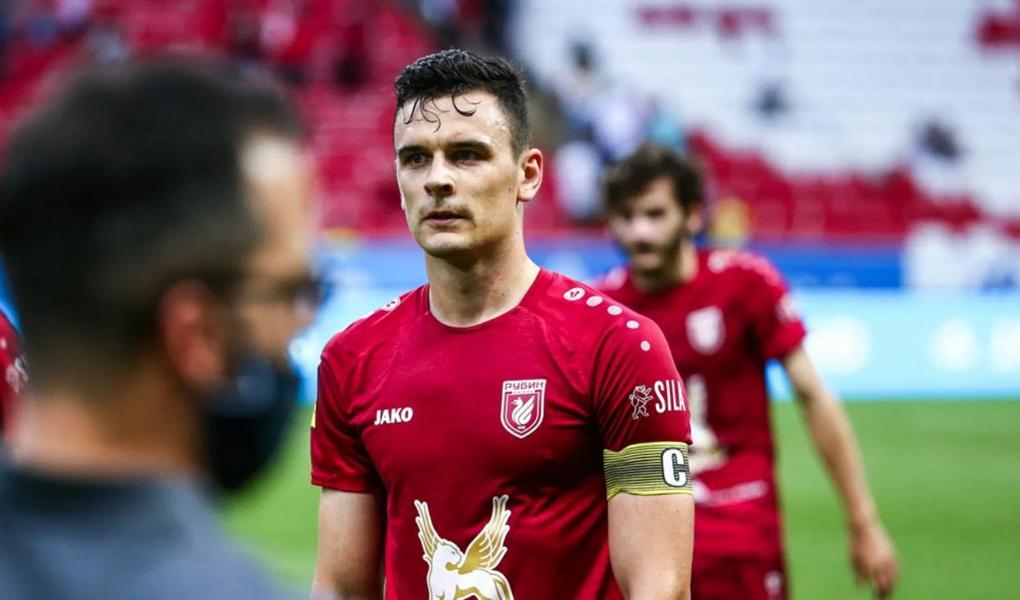 «Хватит писать, что я ухожу куда-то». Над «Рубином» сгущаются тучи и уже не всё так позитивно «Хватит писать, что я ухожу куда-то». Над «Рубином» сгущаются тучи и уже не всё так позитивно