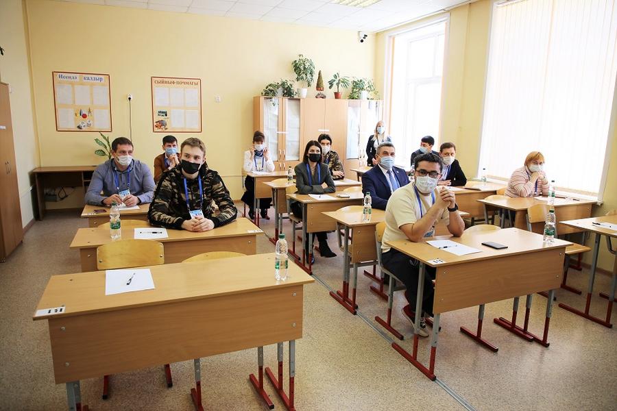 «ЕГЭ по математике - это несложно»: как родители татарстанских школьников сдавали выпускной экзамен «ЕГЭ по математике - это несложно»: как родители татарстанских школьников сдавали выпускной экзамен