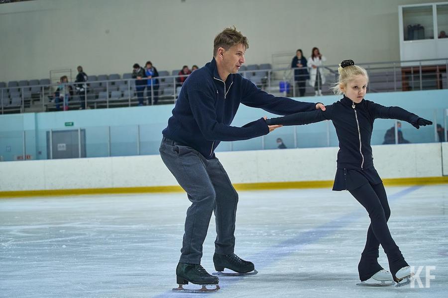 Советы молодым спортсменам, грандиозные планы и отличное настроение. Алексей Ягудин встретился с юными фигуристами из Казани