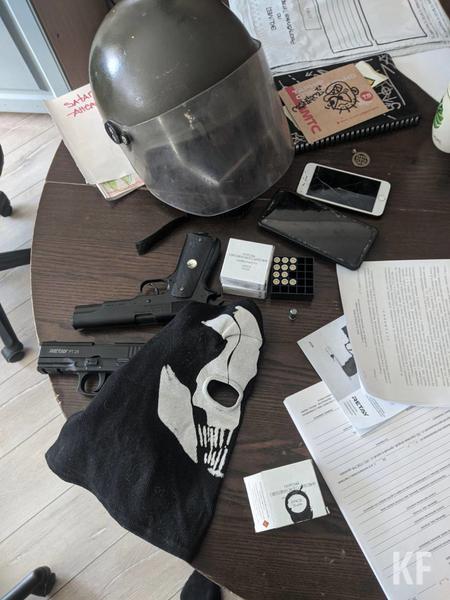 Опубликованы фото обысков у жителей Казани подозреваемых в призывах к массовым беспорядкам