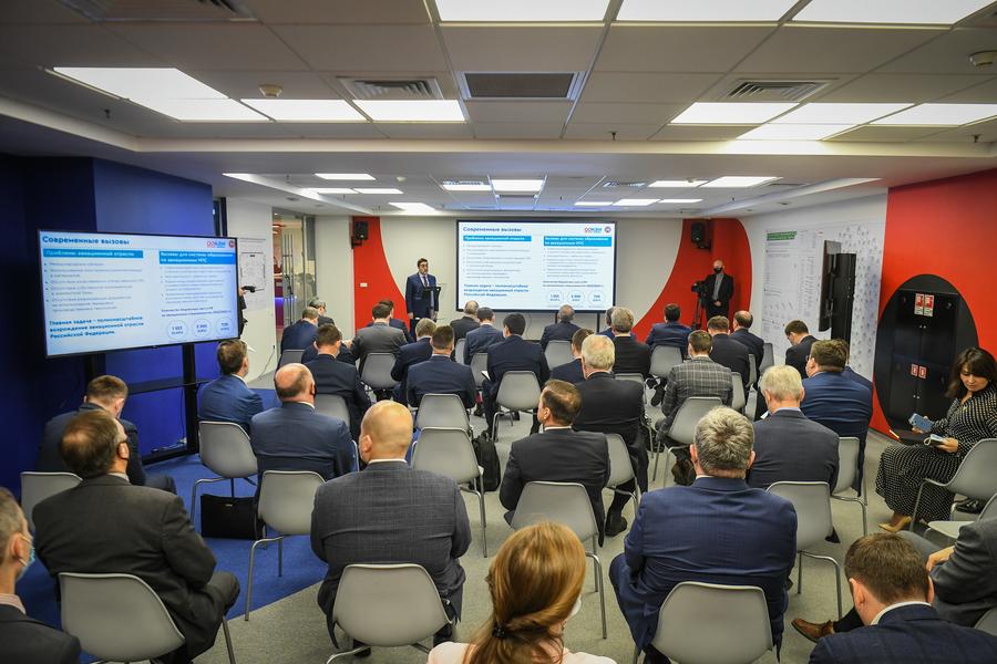 Рустам Минниханов: По общему объему производства промышленной продукции Татарстан занимает пятое место среди субъектов России и первое – в ПФО.