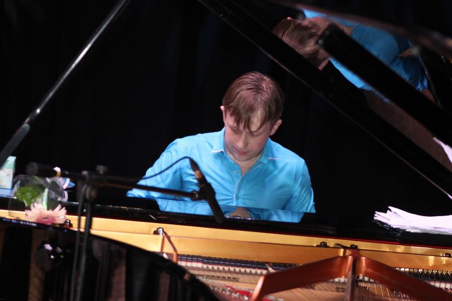 Джазовая обработка песен Бузовой и кружки для взрослых: в Альметьевске выбрали нового начальника управления культуры