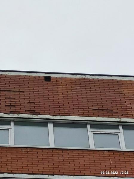 Правоохранители Челнов начали проверки после падения на голову ребенка куска кирпича