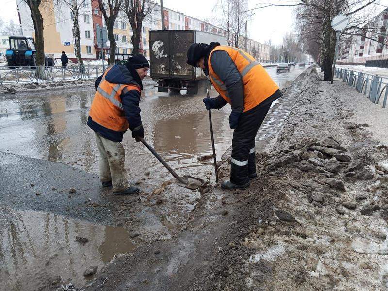 Нижнекамск поплыл: горожане делятся в соцсетях снимками затопленных улиц