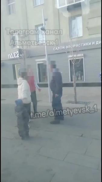 «Надо полицию вызывать»: в Альметьевске подрались водитель автобуса и пассажир
