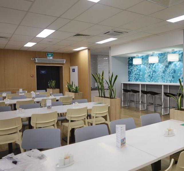 «Казаньоргсинтез» открыл на одном из заводов отремонтированную столовую