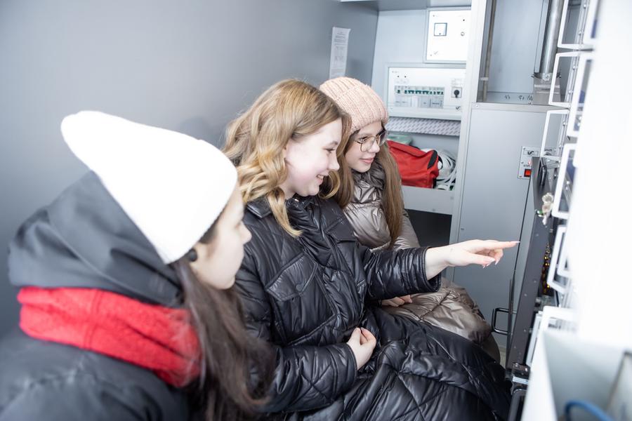 СИБУР организовал для нижнекамских школьников экоурок на свежем воздухе