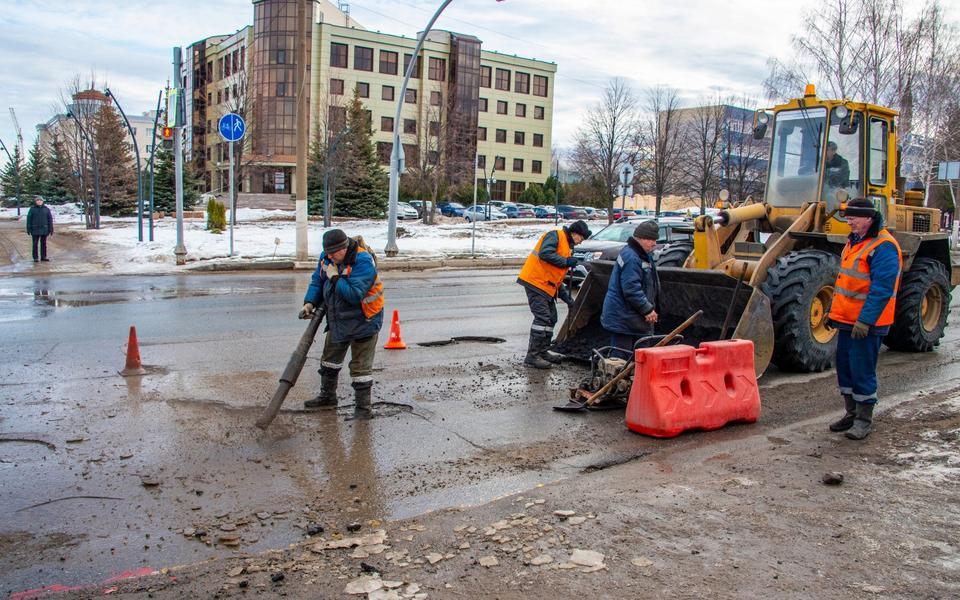 В Нижнекамске стартовал ямочный ремонт