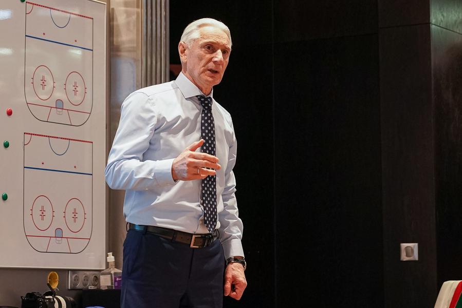 «Еще 15!».  Рудулов дрался, а Билялетдинов Злился. Как «Ак Барс» выиграл первый матч в плей-офф