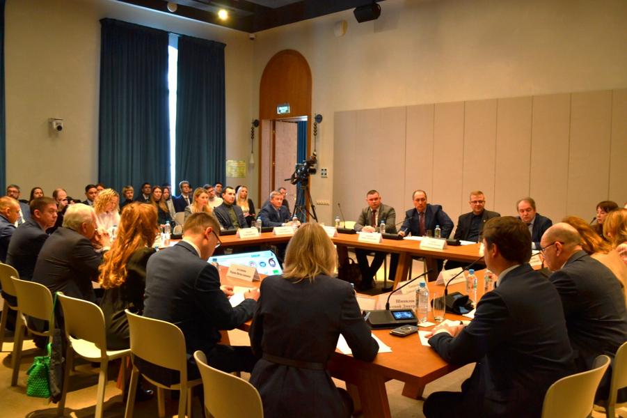 «Ни одного работника, который работает в подчинении своего близкого родственника»: В Татарстане займутся антикоррупционным комплаенсом