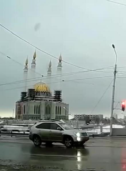 Купол строящейся мечети «Ар-Рахим» упал в Уфе из-за сильного ветра