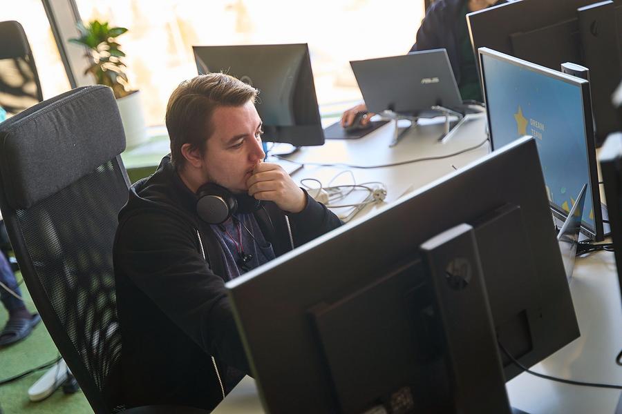 При поисковом запросе импортного товара, который больше не поставляется в Россию, «ОнлайнСклад» будет выдавать российские аналоги.