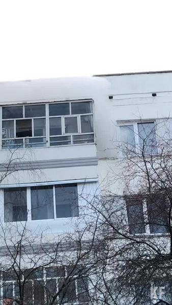 При пожаре в доме Челнов спецслужбы обнаружили в подъезде мужчину без сознания