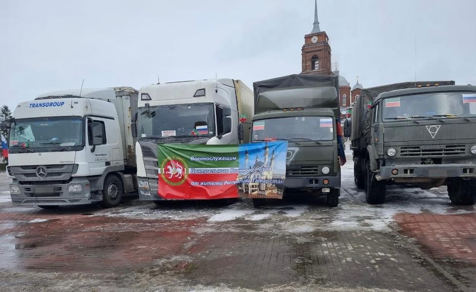 Мэр Челнов передал более 40 тонн шефской помощи бойцам в зону СВО Мэр Челнов передал более 40 тонн шефской помощи бойцам в зону СВО