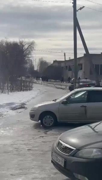 В Кировской области мужчина начал стрелять по людям из квартиры