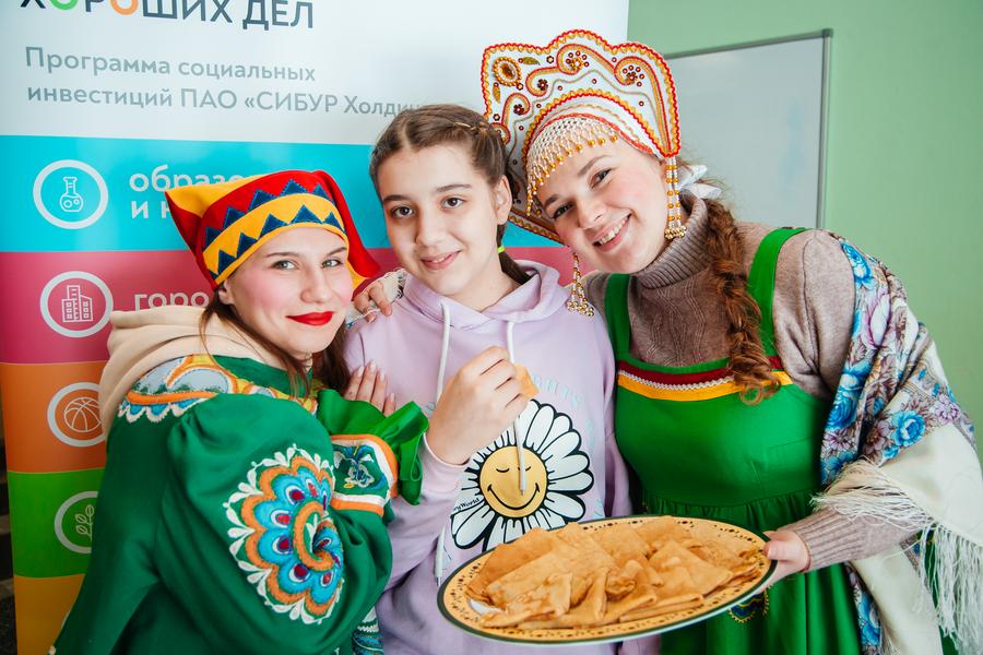 Волонтеры «Нижнекамскнефтехима» организовали для детей с ОВЗ масленичные гуляния