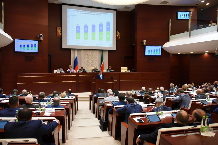 «Начинаем проверять - рост цен на топливо в Татарстане сразу тормозится»