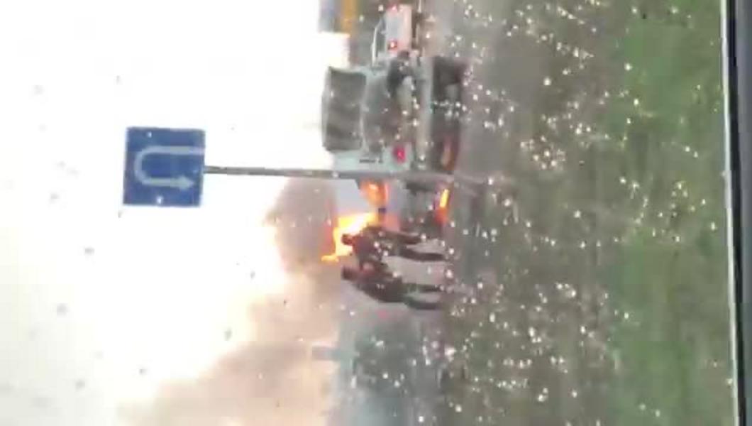 Видео: в Челнах на ходу вспыхнула иномарка