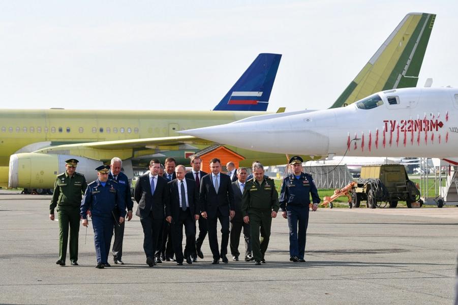 Путин: Довольны тем, как развивается Казанский авиационный завод