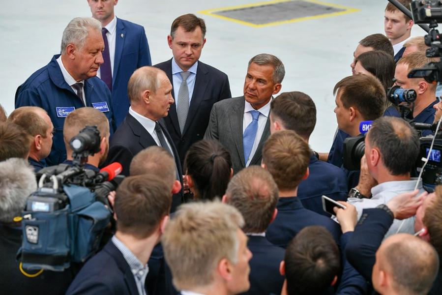 Путин: Довольны тем, как развивается Казанский авиационный завод