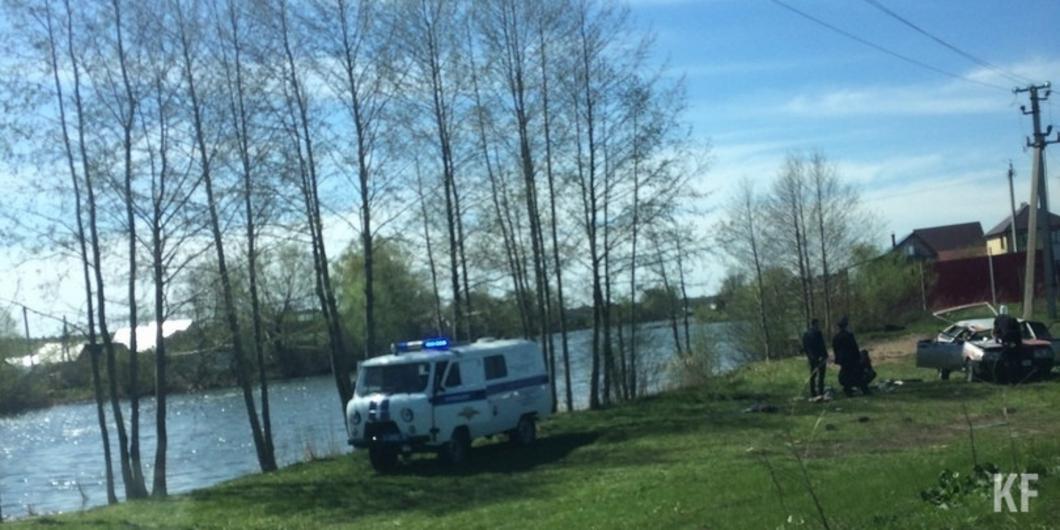 В Нижнекамске неизвестные устроили аварию на «девятке» и скрылись