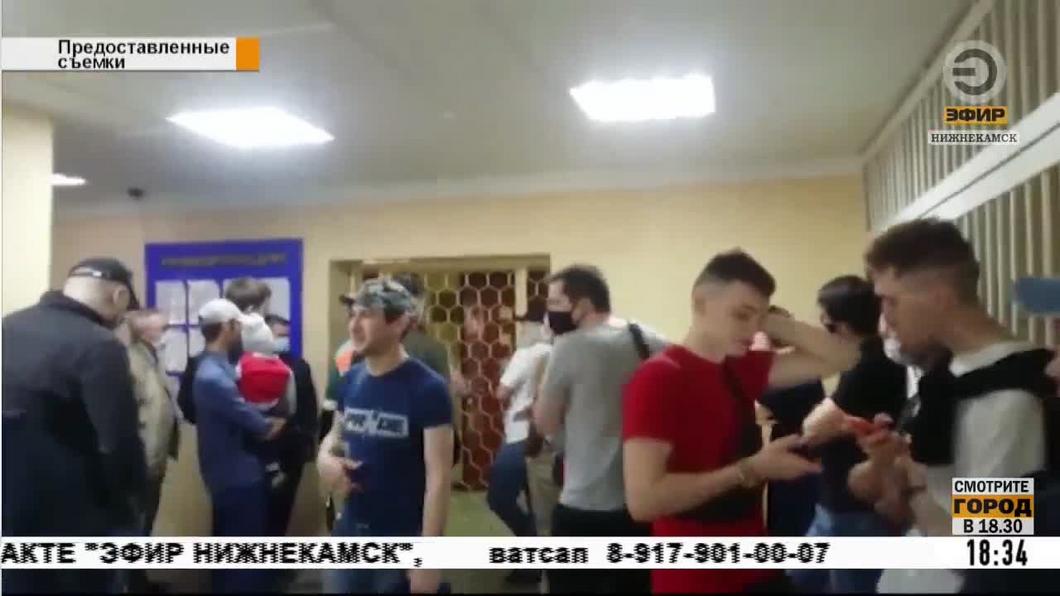 Столпотворение в здании УВД Нижнекамска возмущает нарушителей самоизоляции