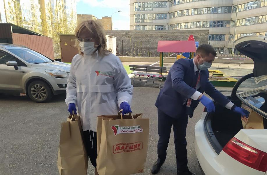 В Татарстане семьи с 4 детьми получили 13 тысяч продуктовых наборов