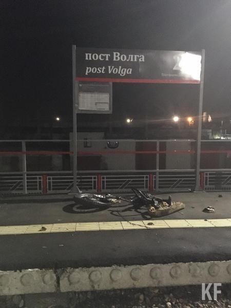 В Татарстане поезд наехал на мотоцикл, байкер сбежал с места происшествия
