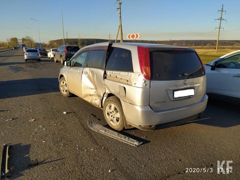 Выскочивший с второстепенной дороги водитель «Ниссана» устроил аварию в Нижнекамском районе