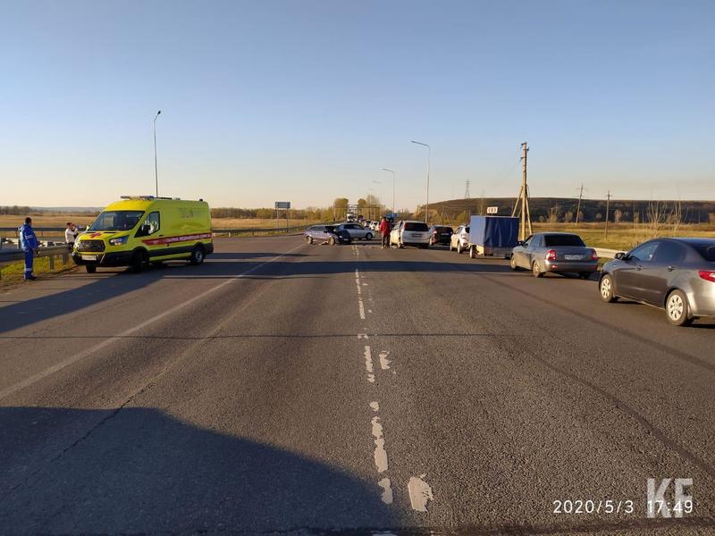 Выскочивший с второстепенной дороги водитель «Ниссана» устроил аварию в Нижнекамском районе