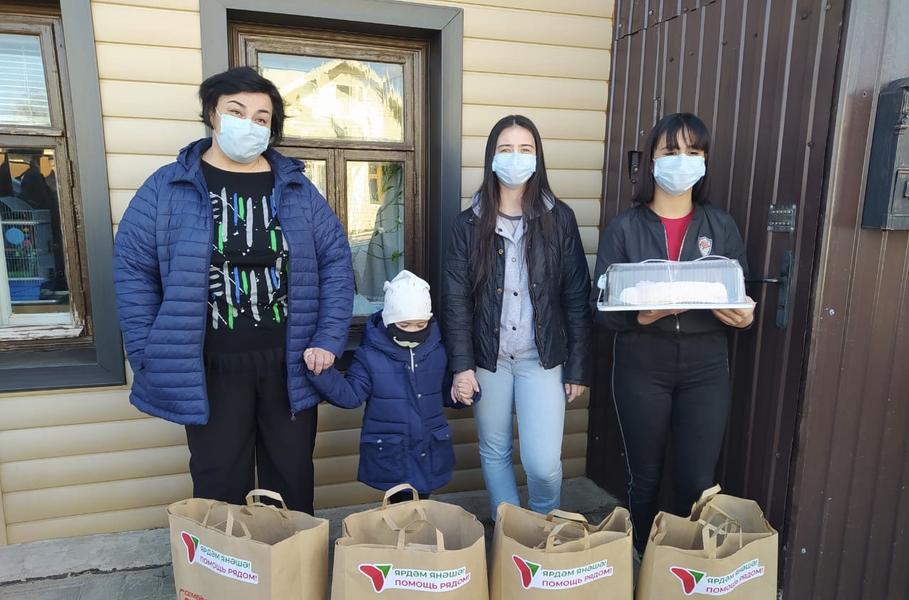 В Татарстане семьи с 4 детьми получили 13 тысяч продуктовых наборов