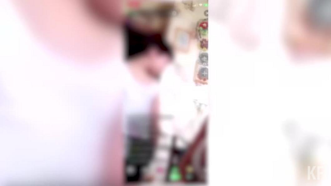 Мать из Химок устроила пьяный стриптиз на веб-камеру на глазах малолетнего сына