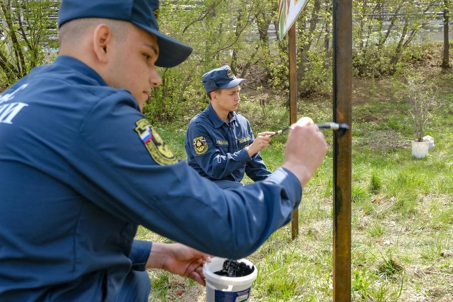 Пожарные в Нижнекамске создали «Сад Памяти»