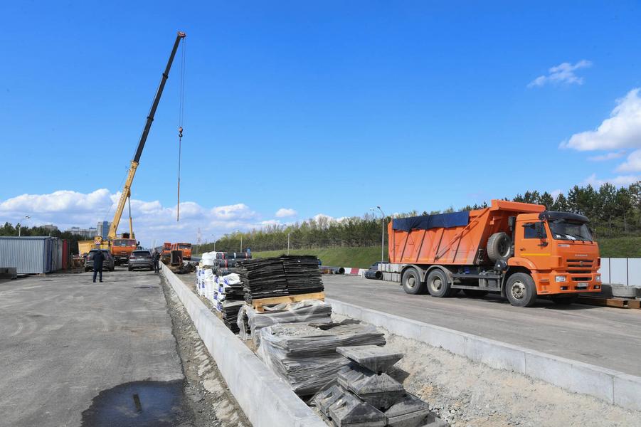 Рустам Минниханов ознакомился с ходом строительства ряда объектов в Казани