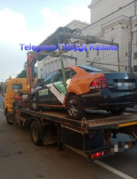 Два водителя без прав на каршеринге «Делимобиль» задержаны в Казани