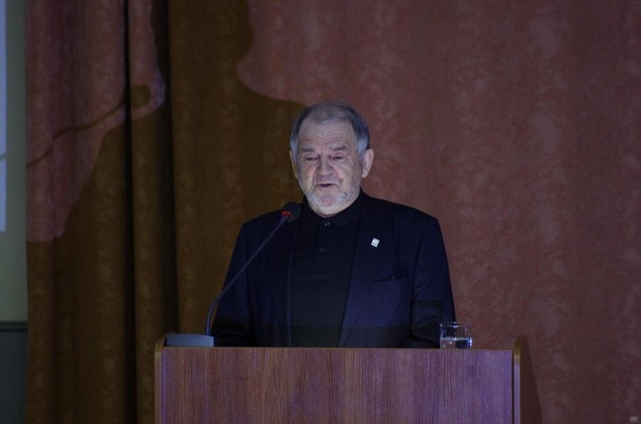 Без обсуждения решать архитектруные вопросы - преступная ошибка