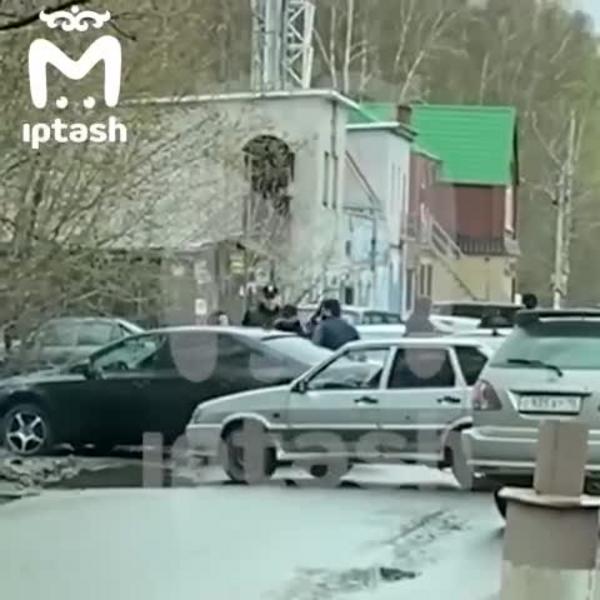 Толпой, как крысы: в казанском поселке толпа отморозков избила двух мужчин