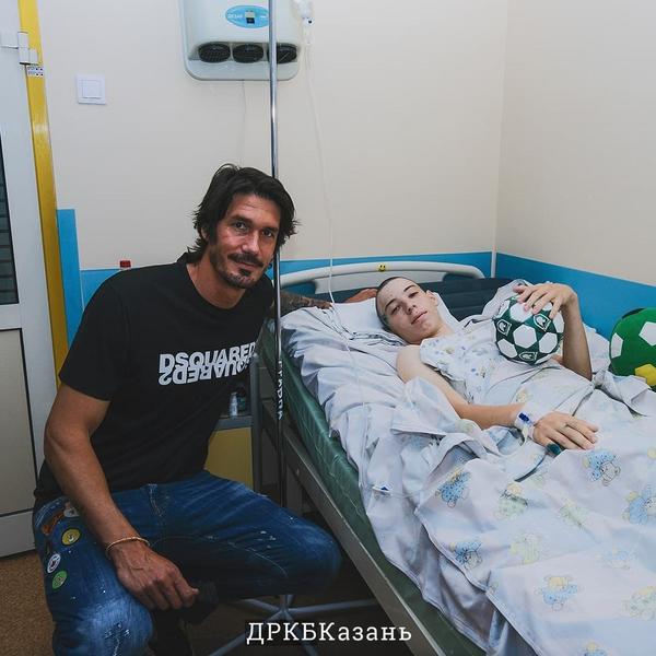 Сесар Навас навестил пострадавшего ученика 175-й школы в ДРКБ