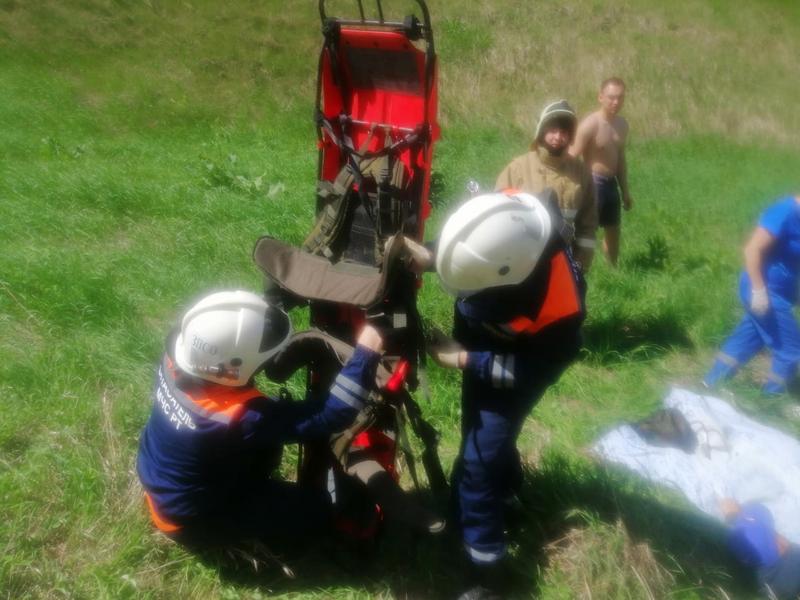 В Татарстане мальчик упал в 12-метровый овраг и не мог выбраться без помощи спасателей